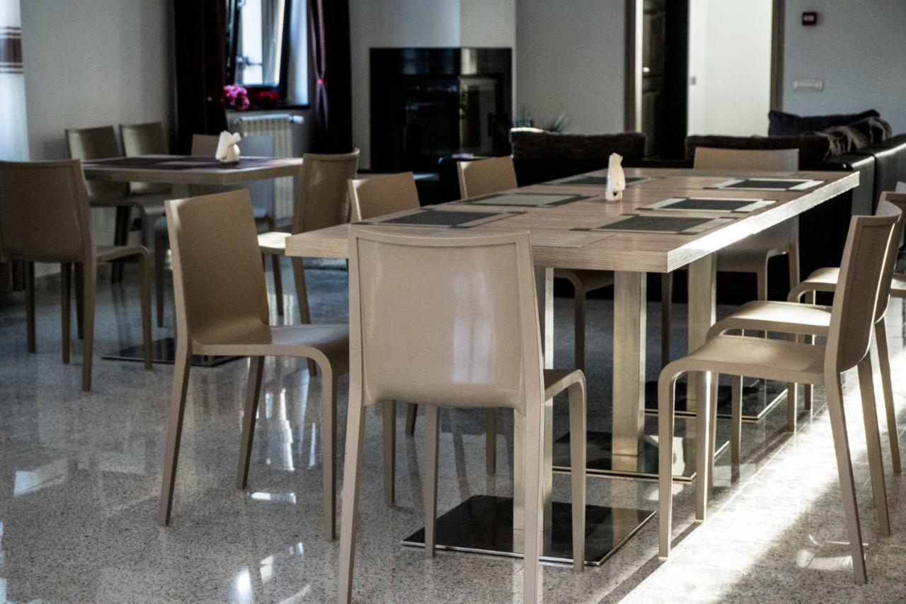 Pensiunea Negoiu Porumbacu de Sus Buitenkant foto